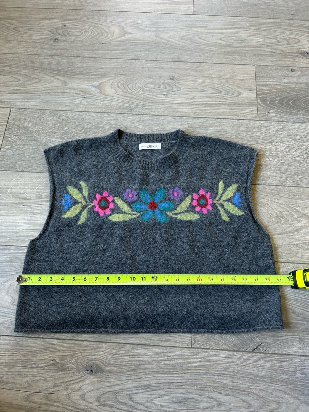Natural Life Cropped Boxy Floral Pullover Sweater Vest Gray Pink Blue Boho Sz M - Picture 4 of 9